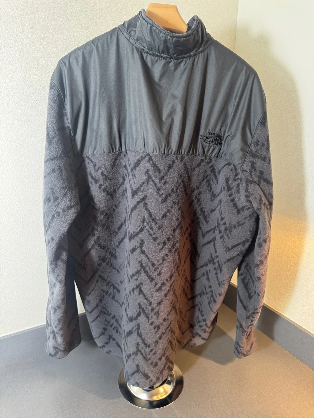 The North Face Tundra Fleece Pullover Jacket Mens XL Gray Aztec Chevron 1/4 Zip